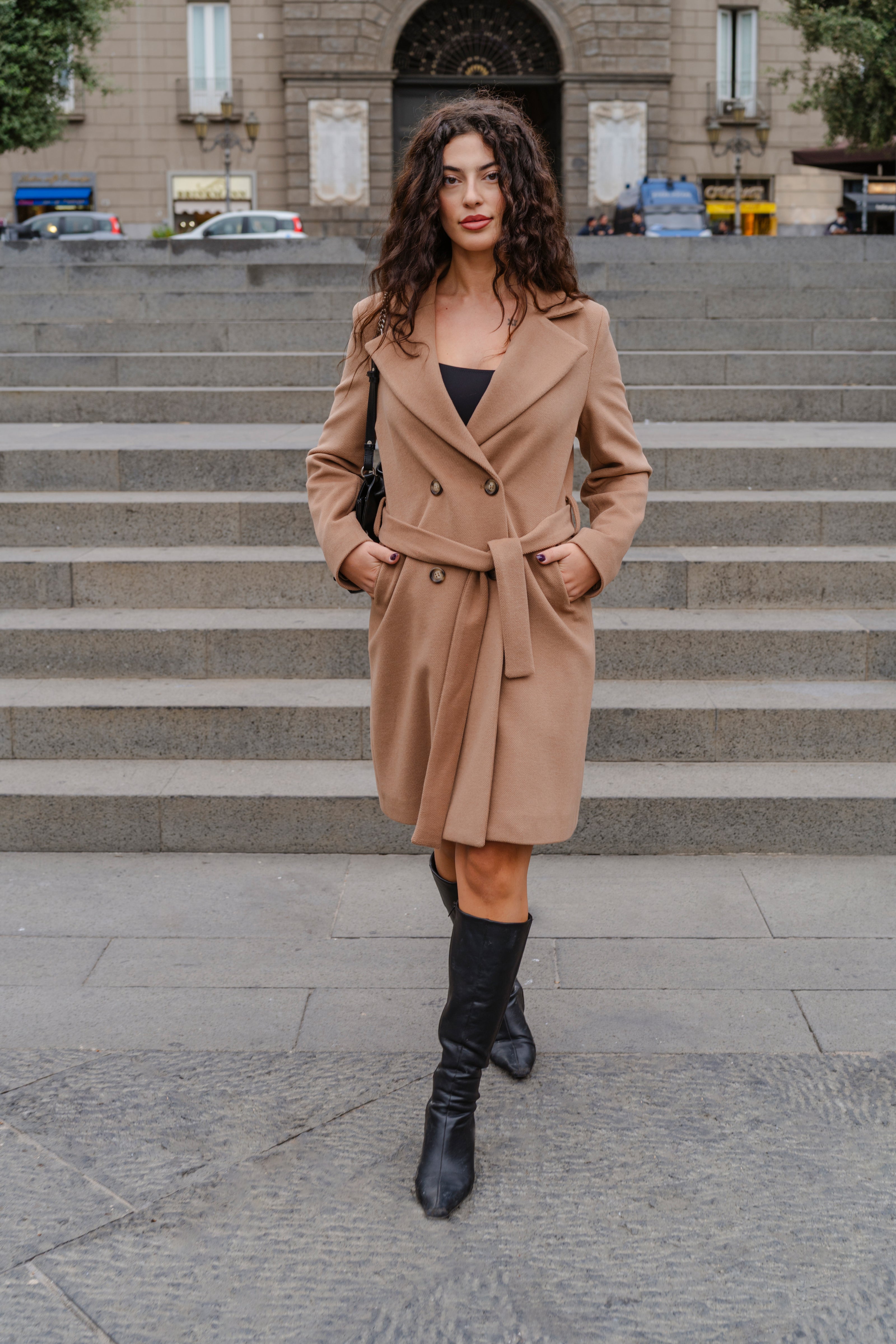 CAPPOTTO A DOPPIO PETTO CON CINTURA